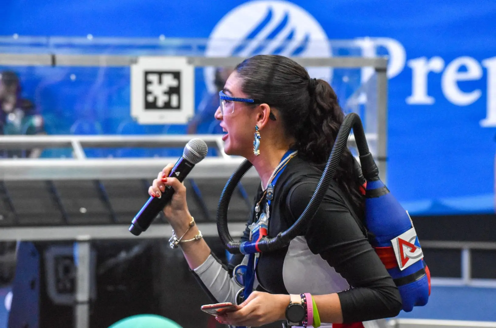 presentadora-first-robotics-2025