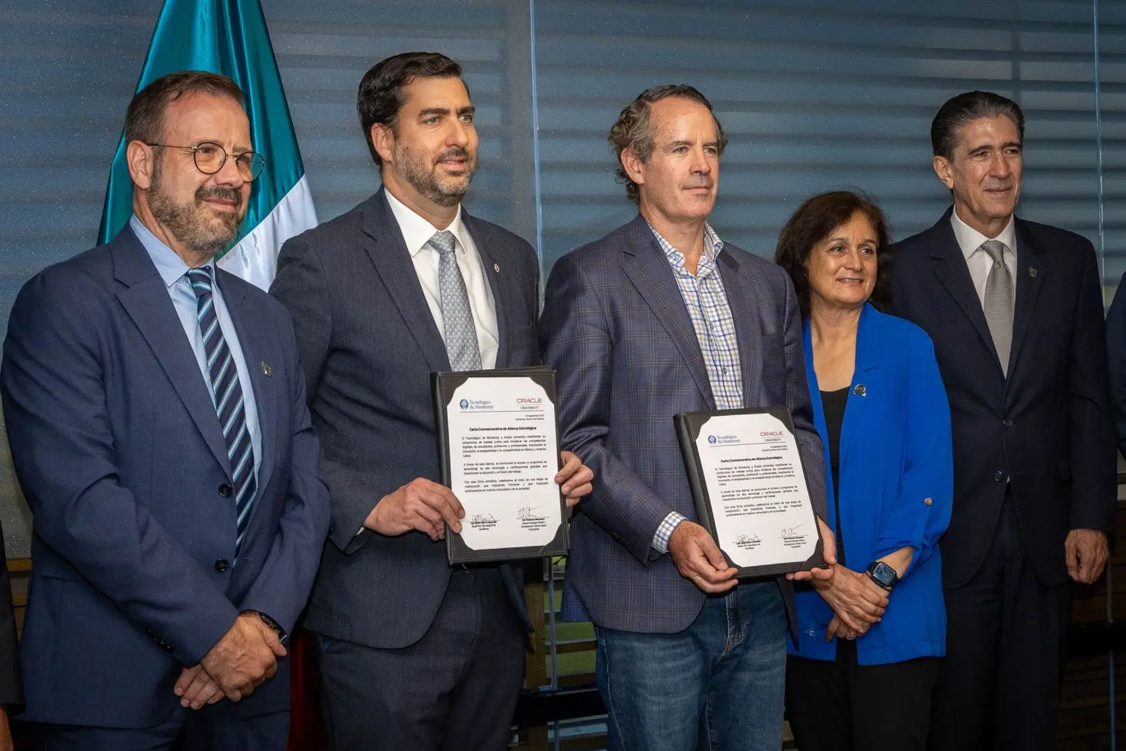 firma del convenio Tec y Oracle