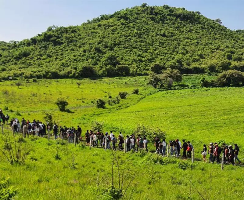 Estudiantes de la PrepaTec Cuernavaca realizaron una reforestación en la sierra Los Ejidos de Tepoztlán, Morelos como parte del proyecto de sostenibilidad del modelo Project Based Learning (PBL).