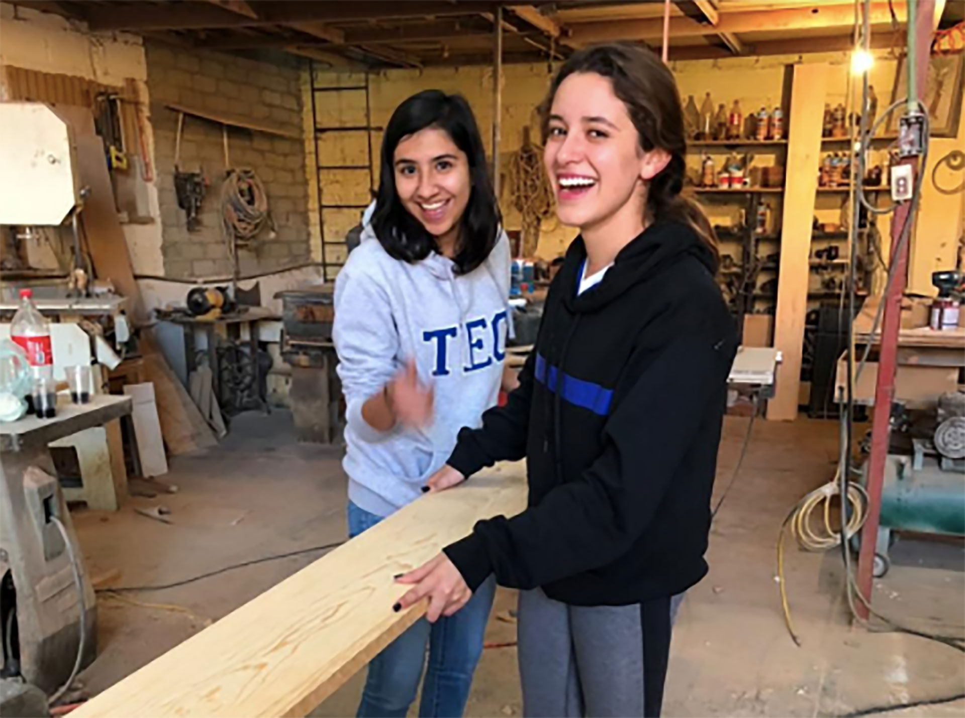 Angélica Bañuelos y Cecilia Villela, participantes en el proyecto