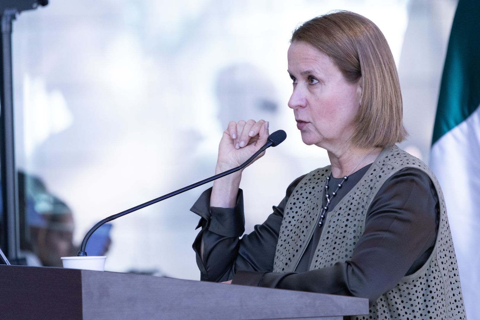 Marcela Garza instando a los j&oacute;venes a aplicar al Xignux Challenge 2026