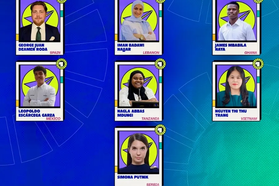 9 jovenes becados que asistentes a la cumbre global en Malasia, entre ellos Leopoldo Esc&aacute;rcega