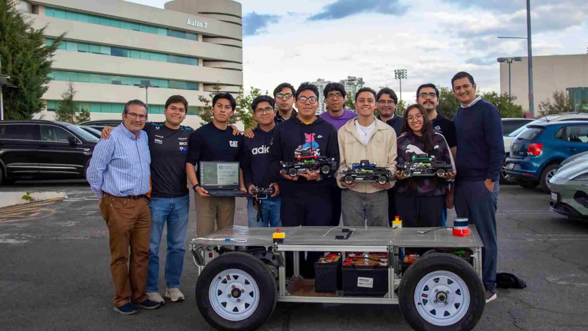 Investigaci&oacute;n del Tec campus Puebla desarroll&oacute; un veh&iacute;culo aut&oacute;nomo para entornos confinados