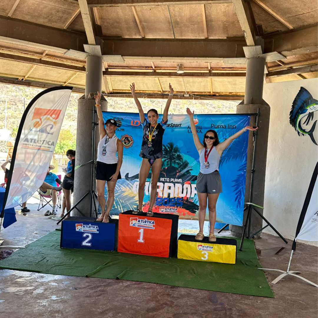Ellian Carvajal, ganadora Mi Amigo Fit en categoría femenil de 2,100 metros de natación en mar abierto