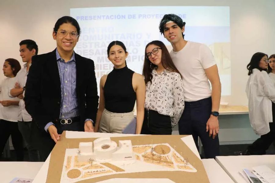 80 a&ntilde;os que se miden en espacios que conectan y en generaciones que aprendieron que la arquitectura no es solo forma sino tambi&eacute;n es transformaci&oacute;n.