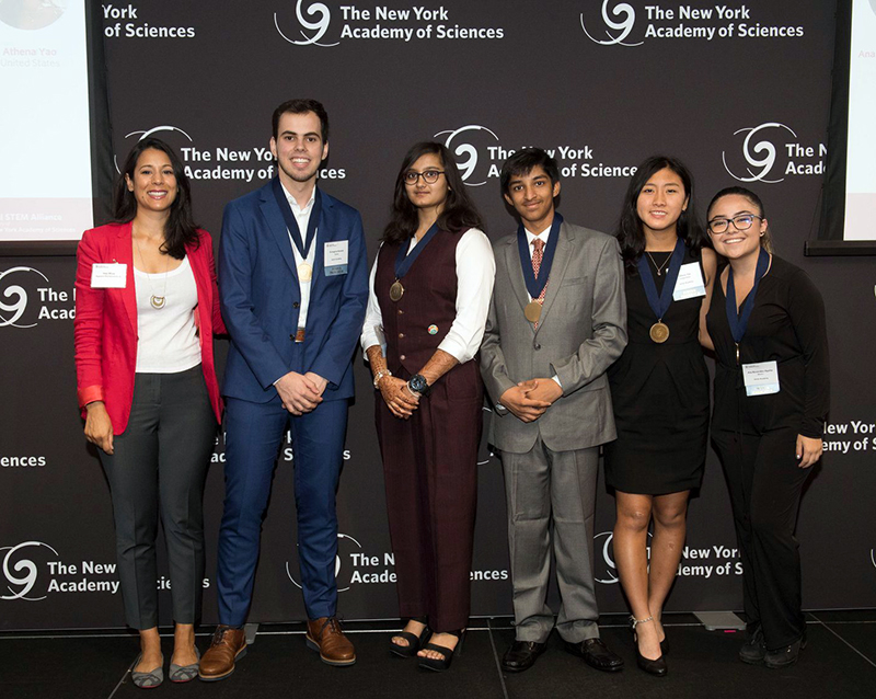 Annie Bonavides gana concurso de la Academia de Ciencias de Nueva York