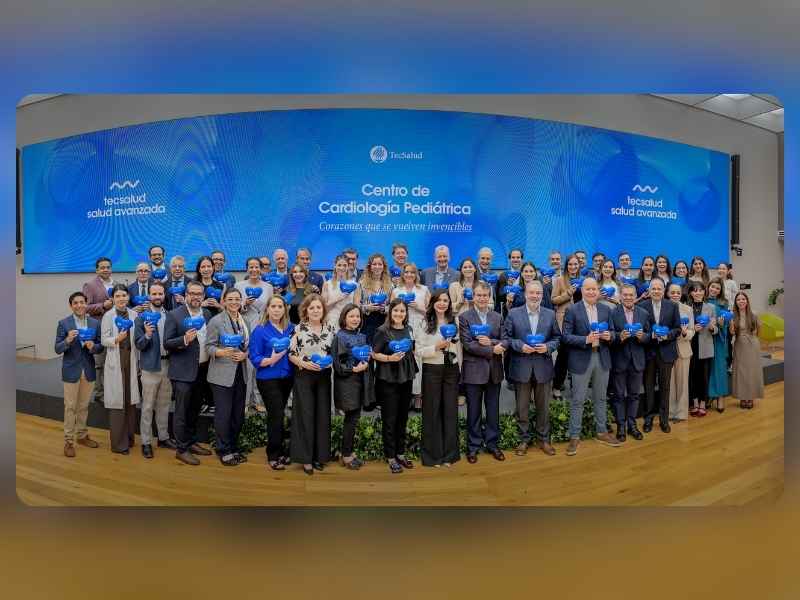 Asistentes a la firma de alianza para apoyar al Centro de Cardiolog&iacute;a Pedi&aacute;trica de TecSalud.