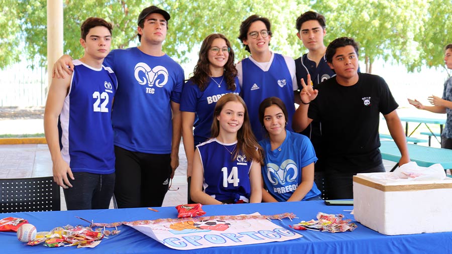 Carlos Valenzuela en grupos estudiantiles