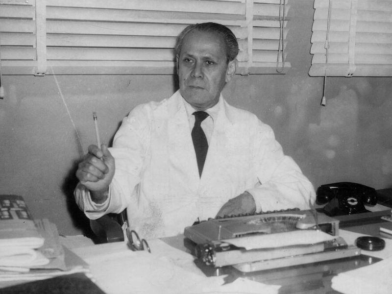 Dr. Maximiliano Ruiz Castañeda.