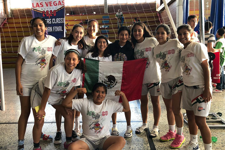 Danna Torres y su equipo de la Selección Guanajuatense