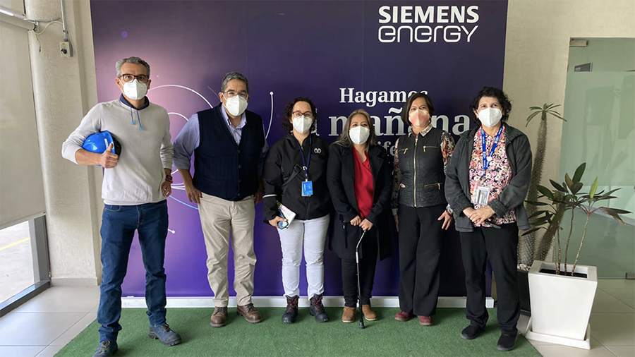 Docentes afrontan reto Siemens Energy donde resolvieron retos de administración de proyectos y colaboración efectiva.