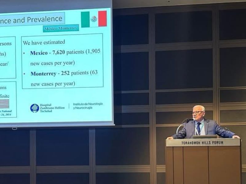 Dr. H&eacute;ctor Ram&oacute;n Mart&iacute;nez en su ponencia durante el 18&ordm; Cell Transplant and Regenerative Medicine Society International Congress.
