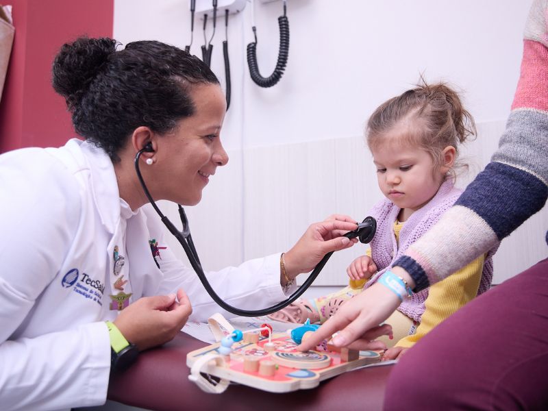 Dra. Cecilia Britton, l&iacute;der del Centro de Cardiolog&iacute;a Pedi&aacute;trica de TecSalud.