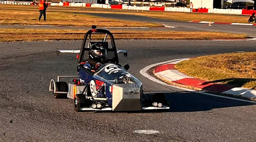 El grupo estudiantil Electrum obtuvo el primer lugar en dise&ntilde;o y el tercer lugar nacional por su coche el&eacute;ctrico en el campeonato Electrat&oacute;n 2025. 