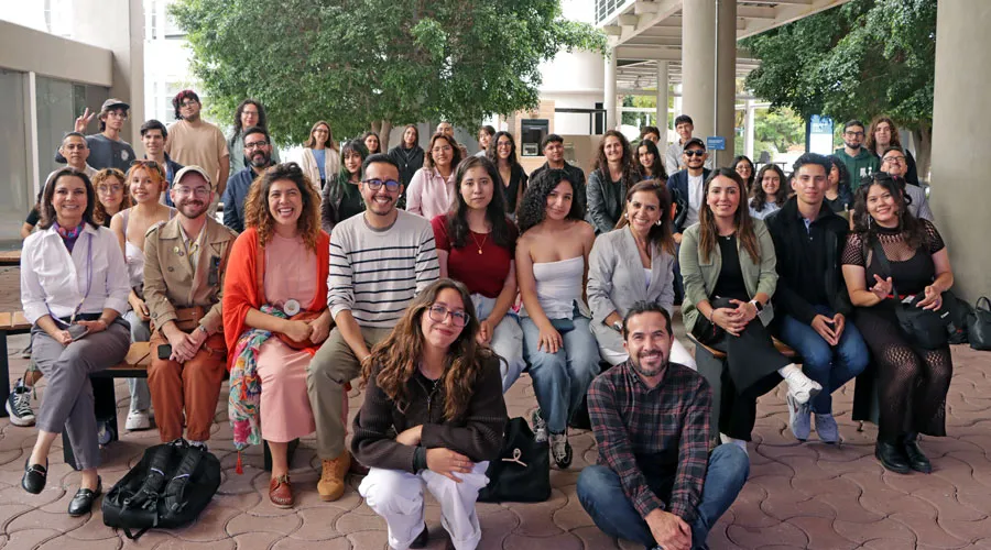 Estudiantes de dise&ntilde;o gr&aacute;fico de diversas Instituciones reflexionaron sobre desaf&iacute;os sociales, ambientales y tecnol&oacute;gicos, adem&aacute;s de participar en un Hackaton sobre el cuidado del agua.