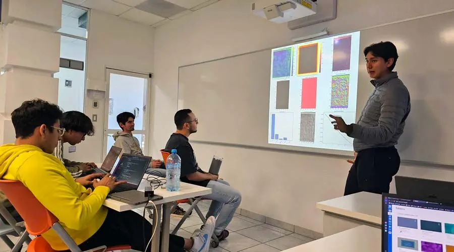 Profesores y estudiantes coordinan proyectos de tecnolog&iacute;a sustentable en establo del CAETEC