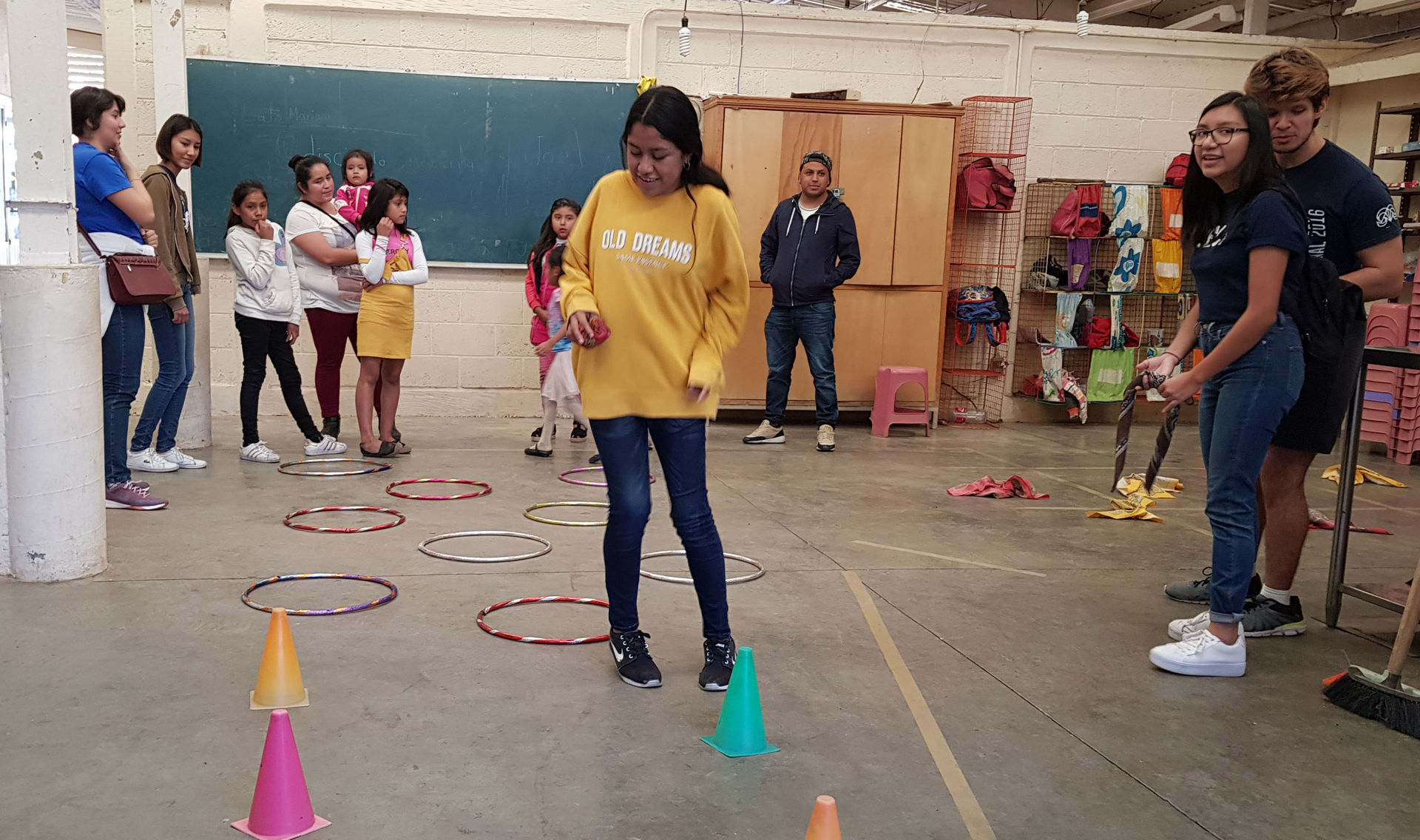 FETEC realiza posada navideña a niños de situación de violencia