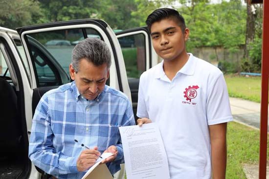 Foto con el presidente José Luis Meza Vidales