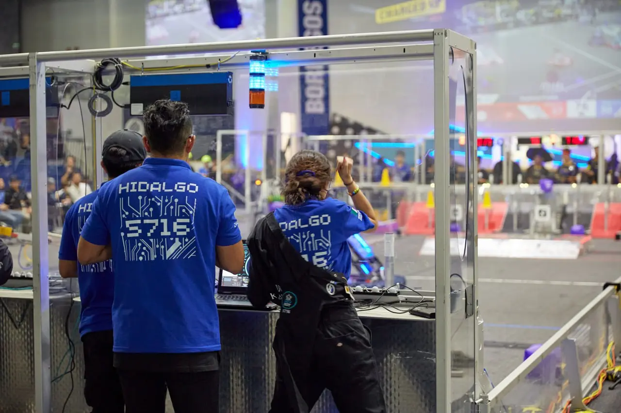 equipo-keybot-cancha