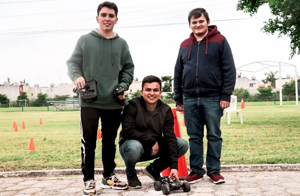 lasirs-tec-campus-tampico-land-rov-rafael-quintero