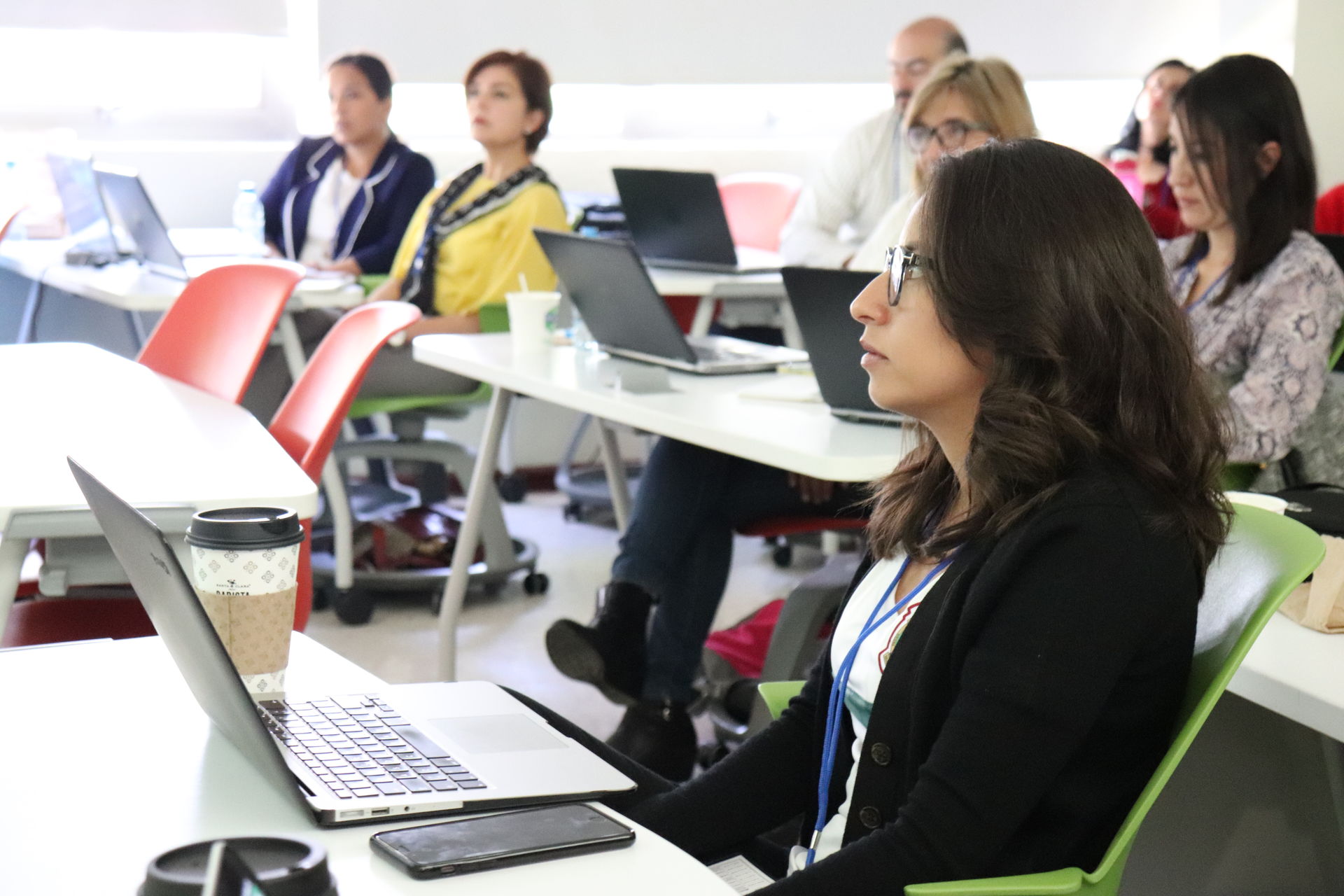 Profesores en talleres del CEDDIE