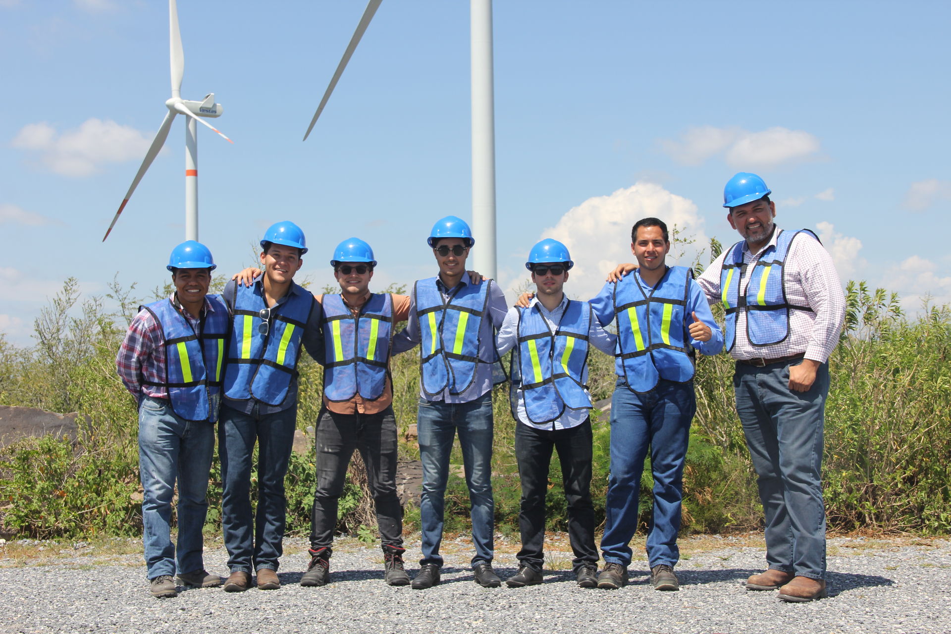 Alumnos en la planta