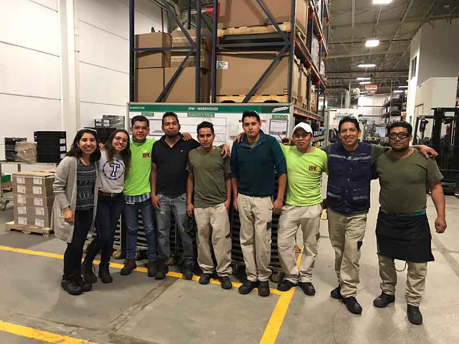 Los trabajadores de la planta toman una especial relevancia en este tipo de proyectos