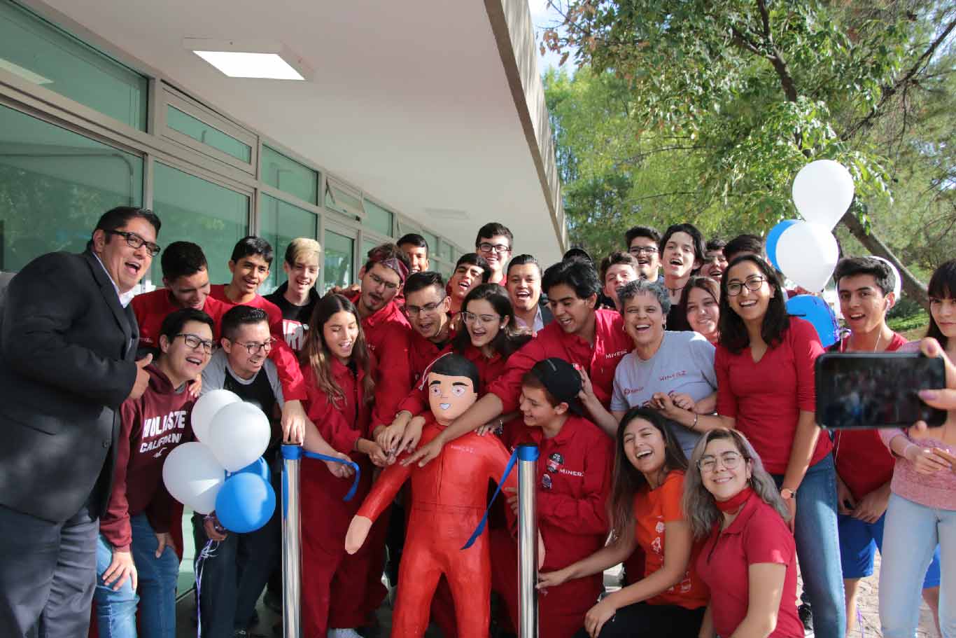 Inauguración del taller de MinerZ