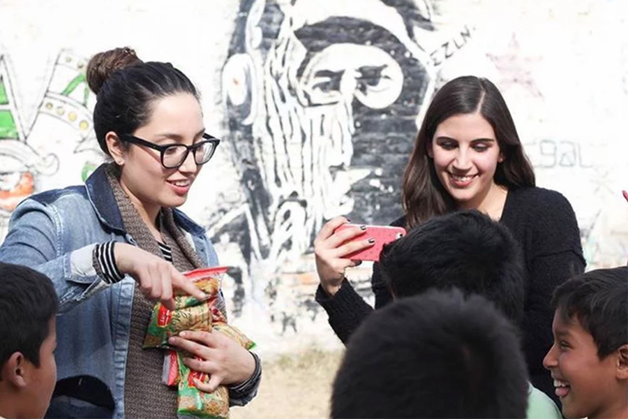 Andrea García López y Mónica López.