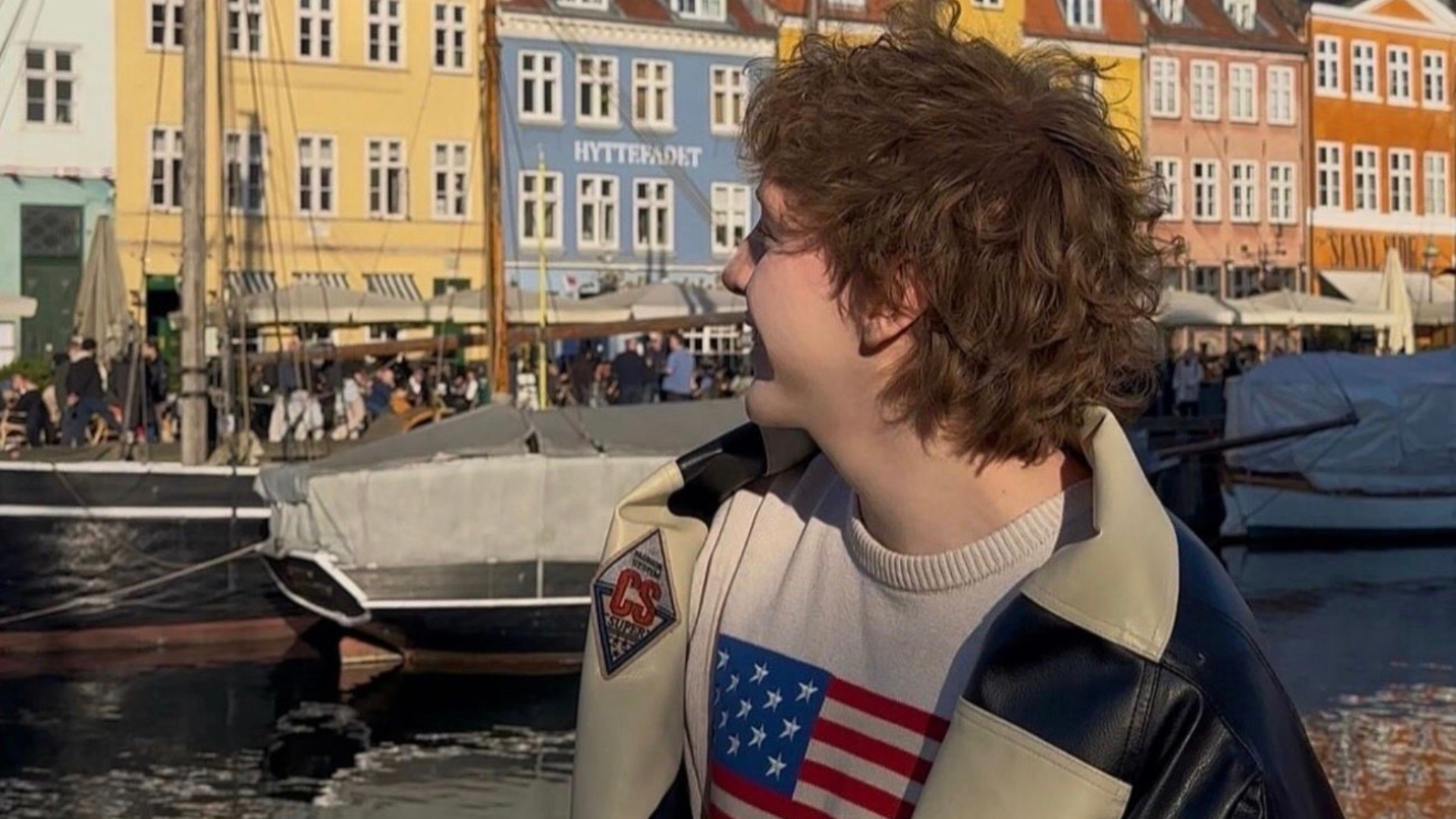 Patricio Naranjo, estudiante de Global Business, en uno de los puentes de Copenhague