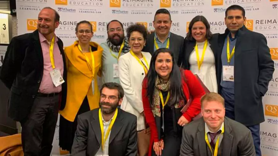 Profesor Damien Lesca junto otros maestros del Tec en Reimagine Education
