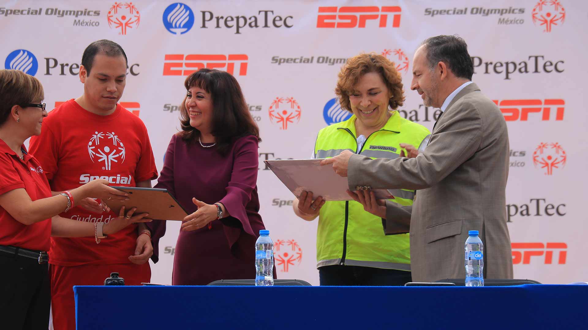 Reconocimiento Escuela Unificada Campeona