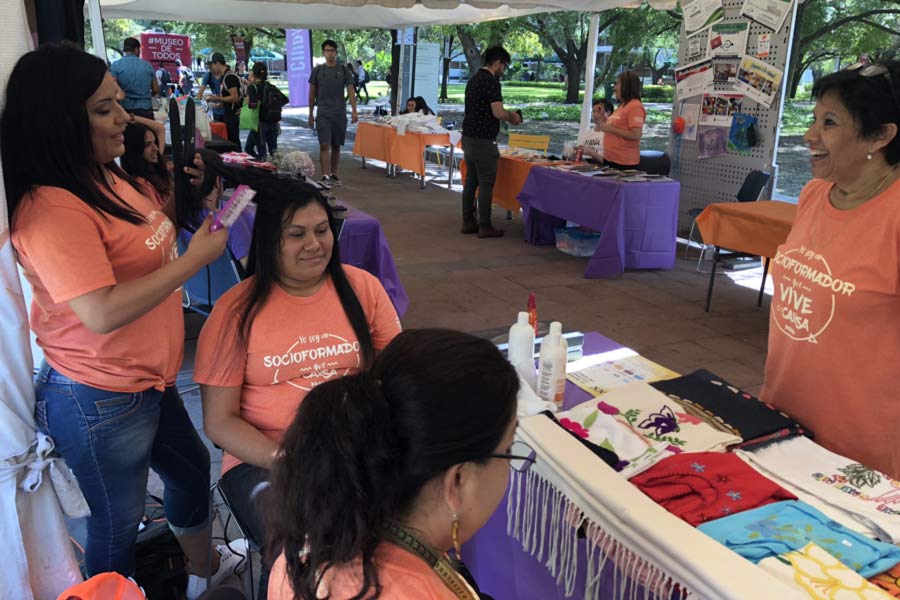 RETO4MIL tuvo un stand donde las emprendedoras vendieron sus productos.