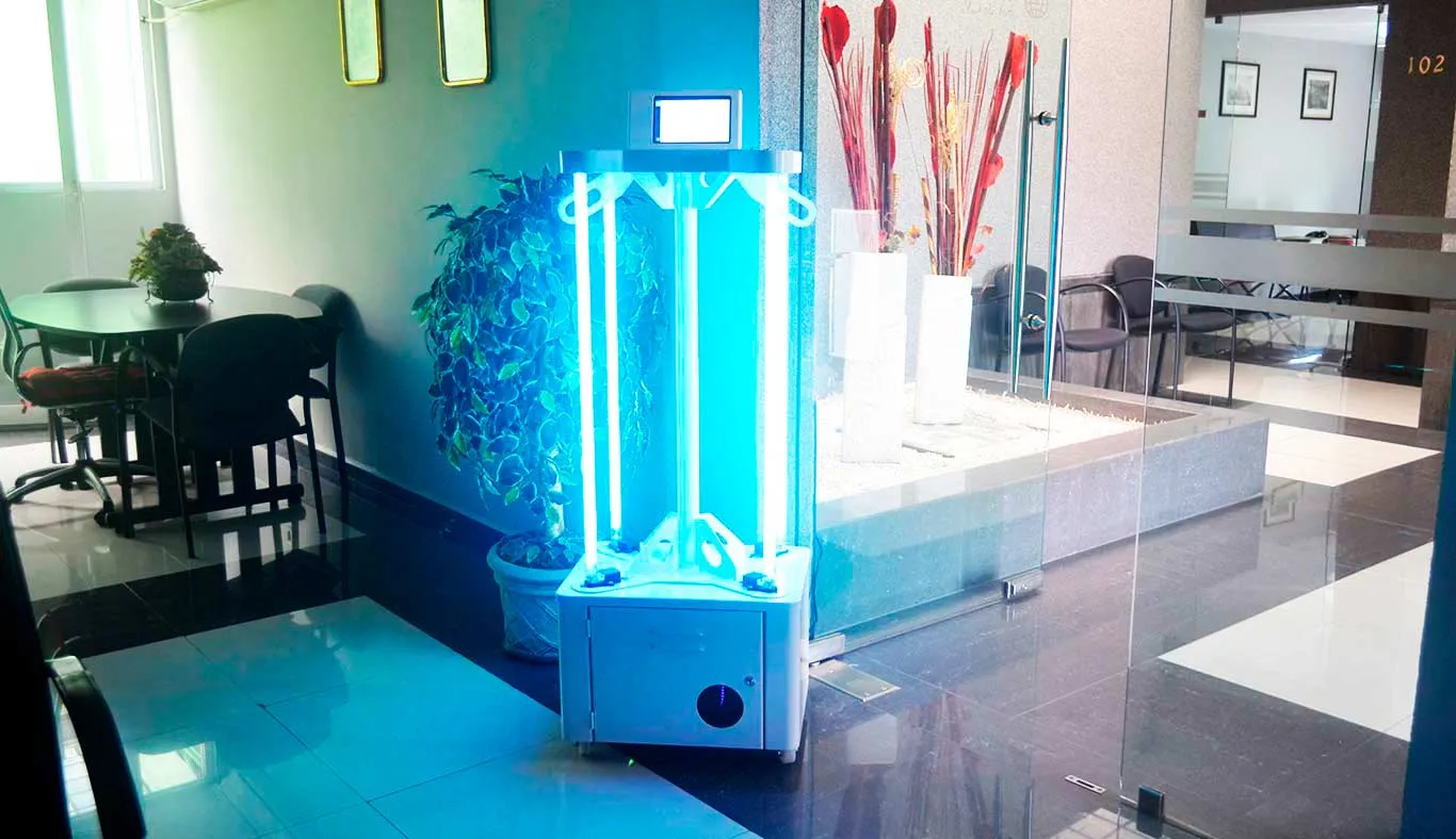 Sanitizador de diferentes espacios a través de luz ultravioleta y ozono