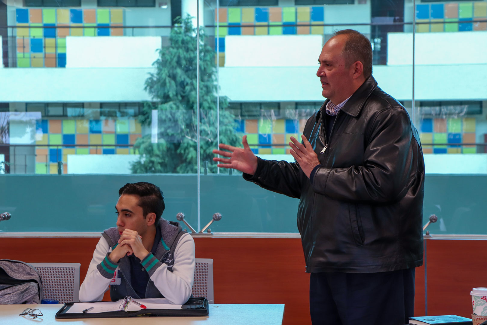 Alumnos del Tec de Monterrey trabajarán de la mano con la FEMEXFUT en desarrollo de proyecto de patrocinios para la Selección Mexicana de Fútbol.  