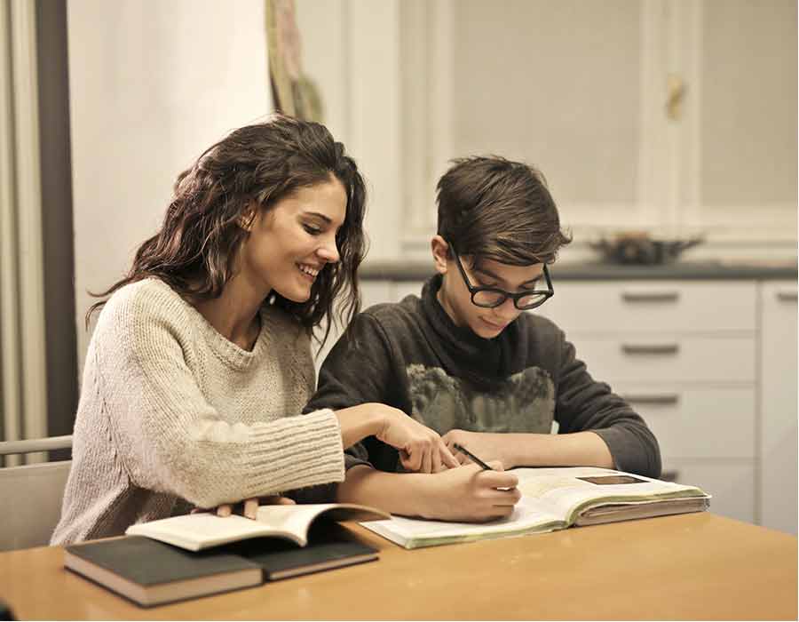 Con la ayuda de padres y madres, el director busca desarrollar nuevas habilidades y hobbies para la juventud.