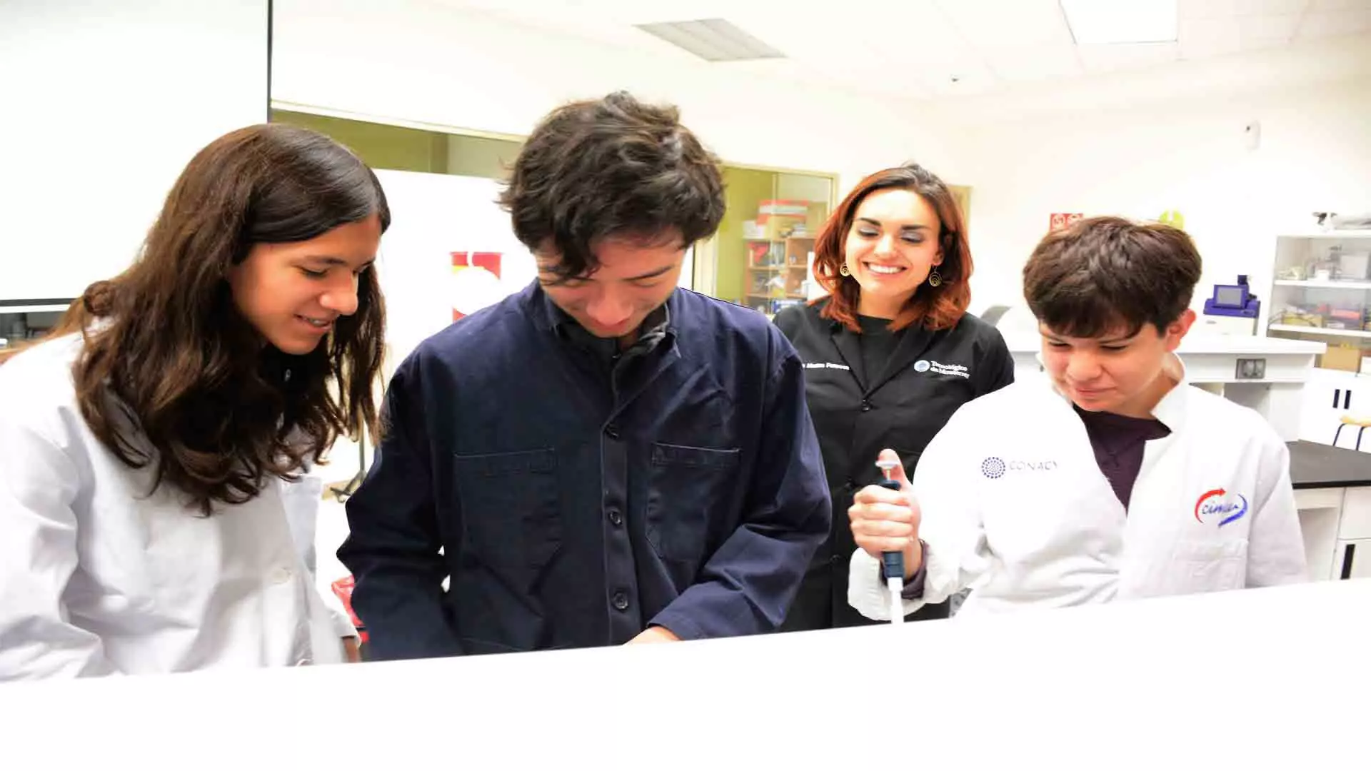 Silvia Lorena impulsa a sus alumnos al emprendimiento