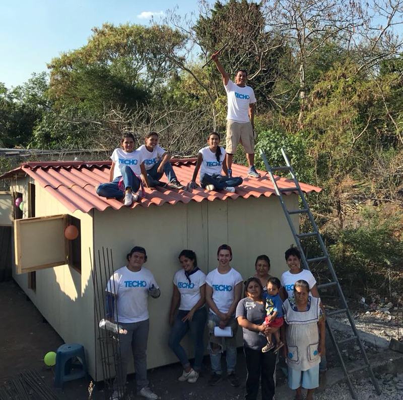 A pesar que la meta era la construcción de 8 viviendas, los alumnos de la PrepaTec recaudaron fondos para construir 10.