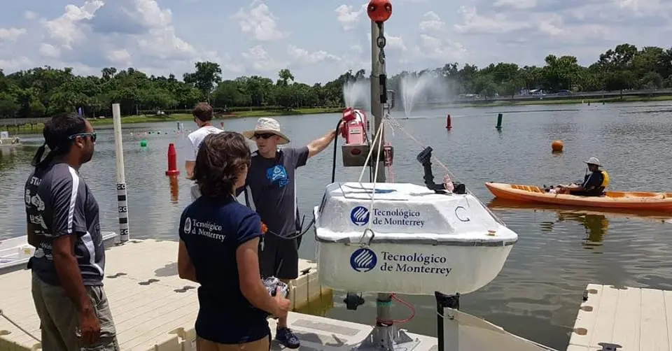 Los alumnos sobresalieron en la competencia de RoboBoat.