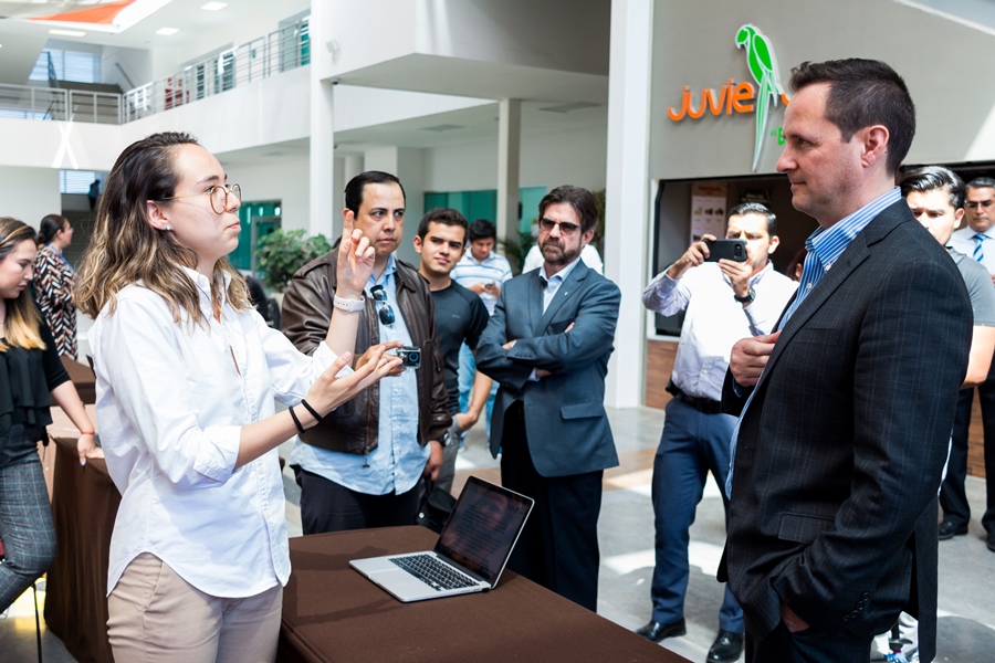 Hugh Herr inaugura laboratorio dedicado a la Biomecatrónica en el Tec