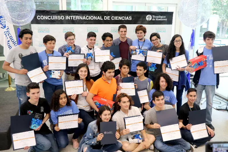 Finalistas y ganadores del 15 Concurso Internacional de Ciencias