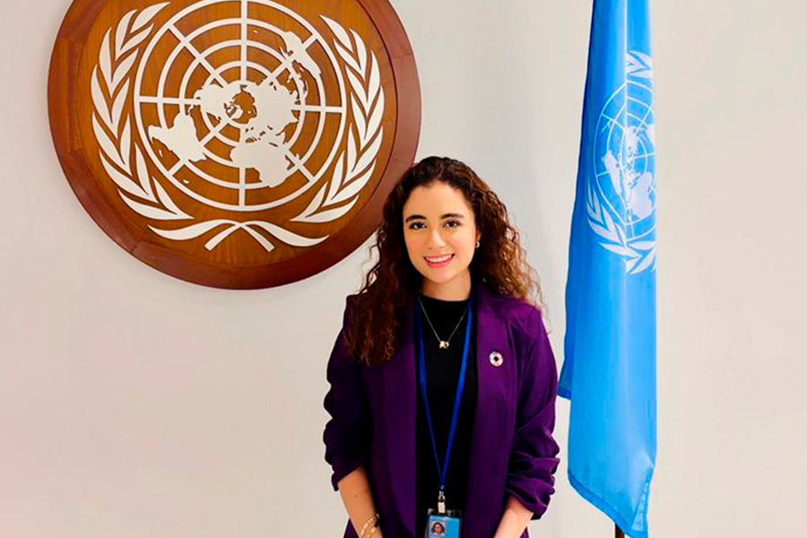 Abril Ya&ntilde;ez en las instalaciones de la sede de la ONU, en Nueva York.