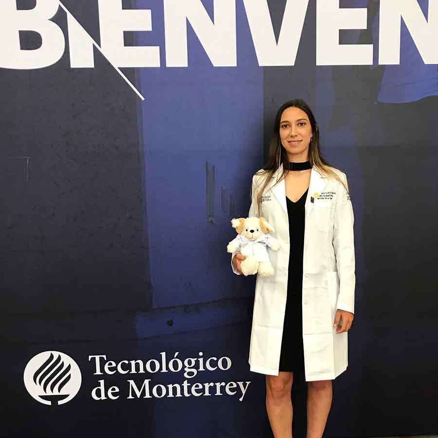 Egresada del Tec Guadalajara, Adriana Iturbide, es futbolista profesional y juega en Chivas.