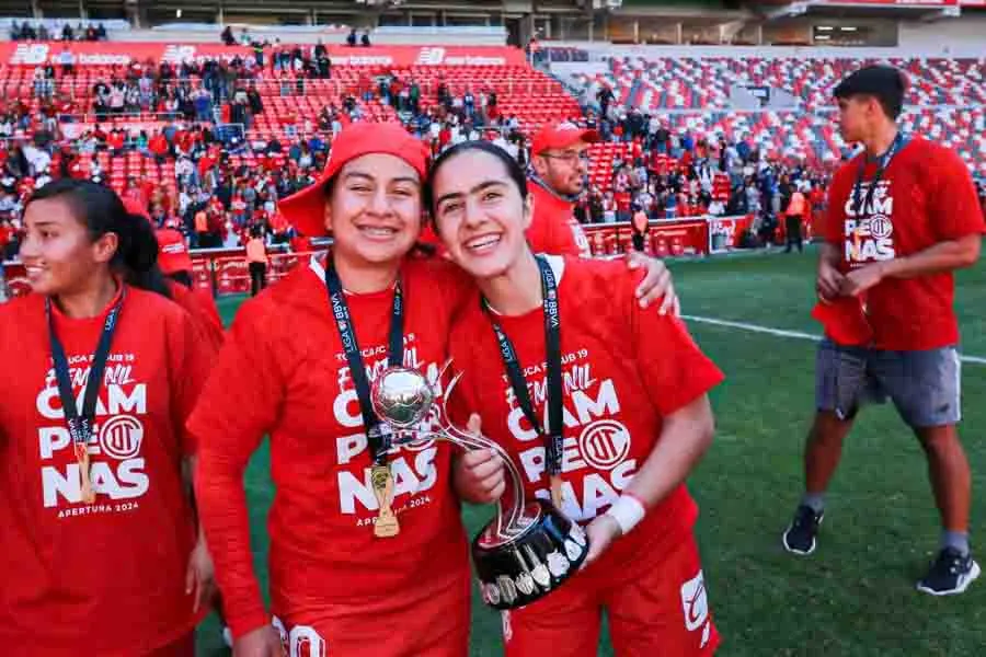 De entrenar en el patio de su escuela a campeona de Liga MX sub-19