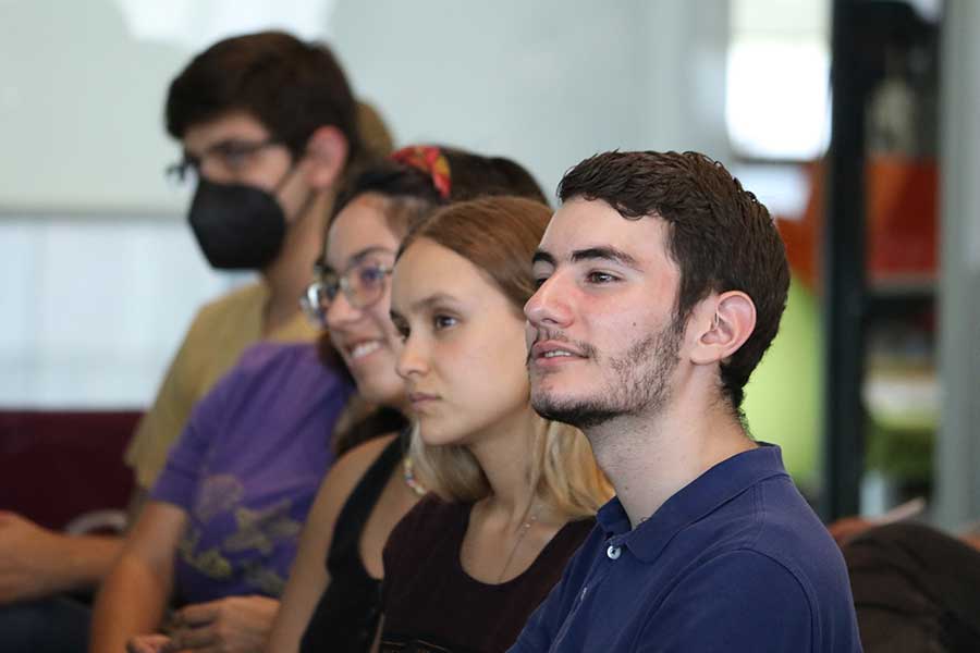 Alumnos y parte de la comunidad Tec se sumaron al diálogo con Lorena San Román.