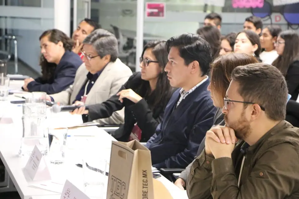 Alumnos del Tec GDL representan a M&eacute;xico en competencia Hult Prize con proyecto para transformar sargazo