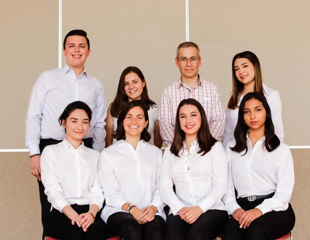 Alumnos del Tec GDL representan a M&eacute;xico en competencia Hult Prize con proyecto para transformar sargazo