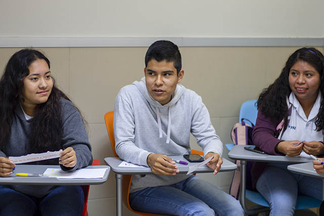 Alumnos PrepaTec comparten conocimiento con visitantes de CBTis 192