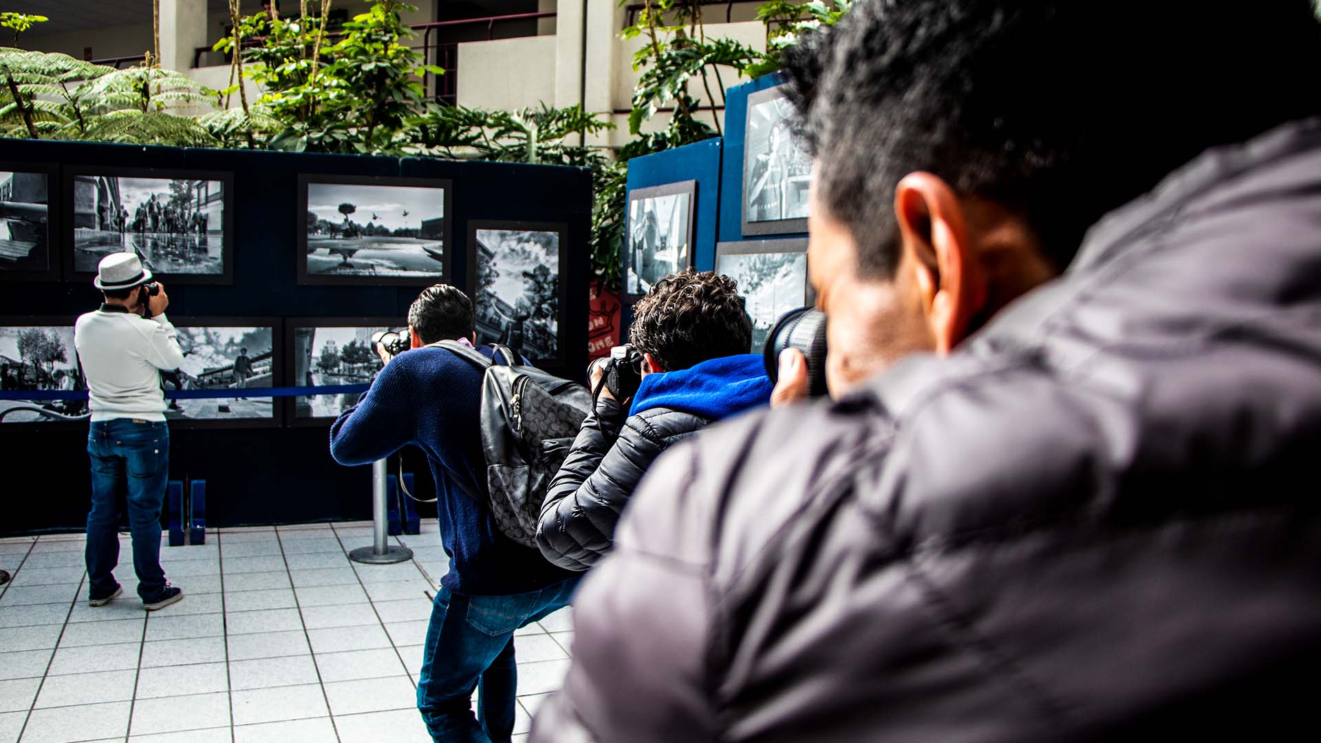 Periodistas que documentan historia: Eduardo Salazar y Daniel Aguilar