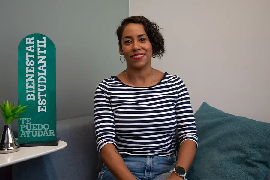 Ana Cristina Villagómez premiada por 10 años de vocación y formación en el Tec Ciudad de México.